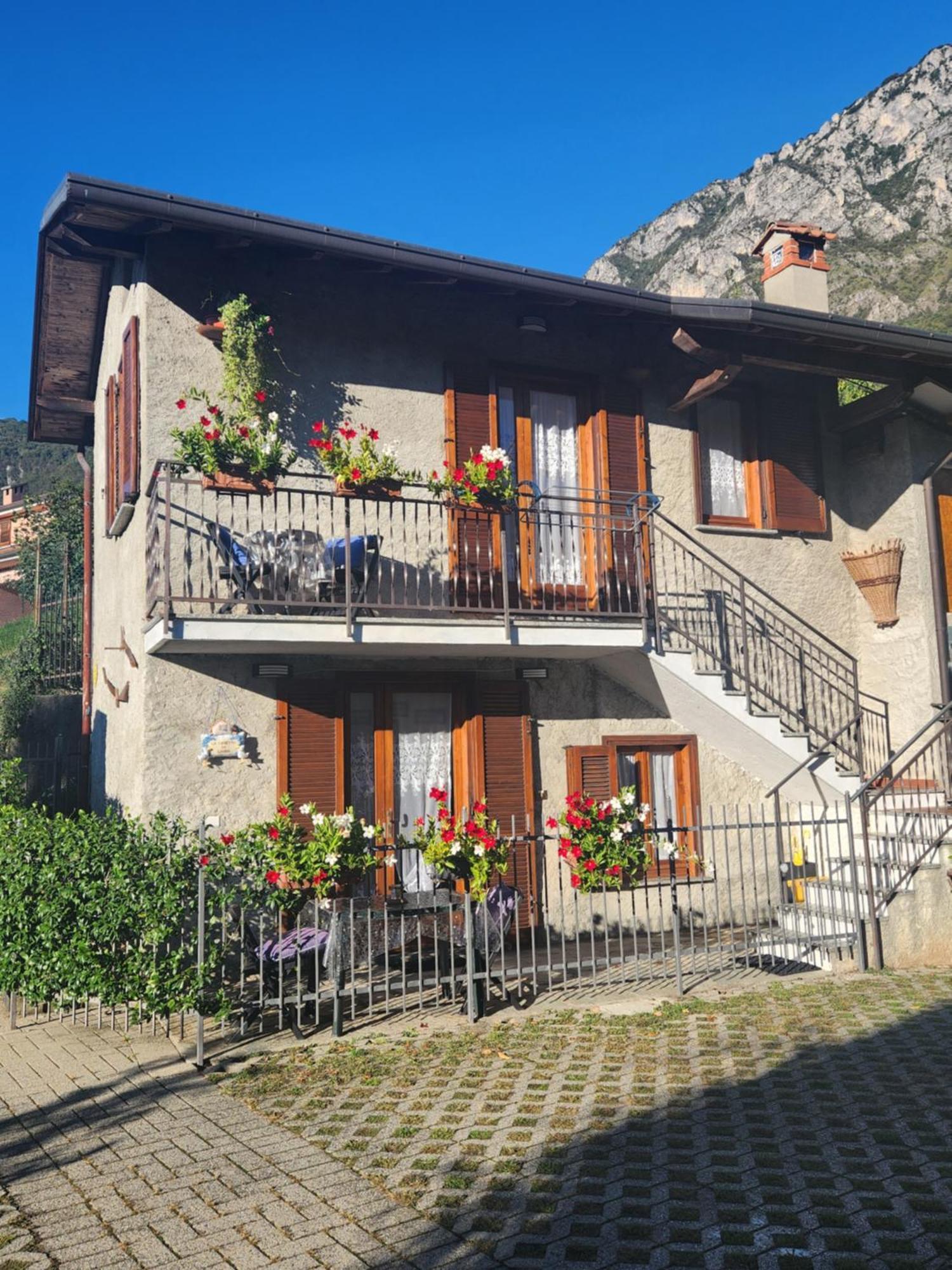 Laura'S Cottage With Lake View, Detached, 5 Kilometers From Varenna 리에르나 외부 사진